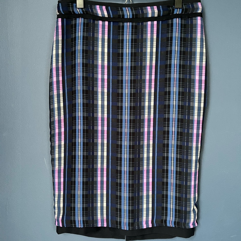 Banana Republic pencil skirt in blue/purple/navy plaid
